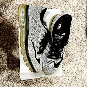 Nike Air Max - Mens 8